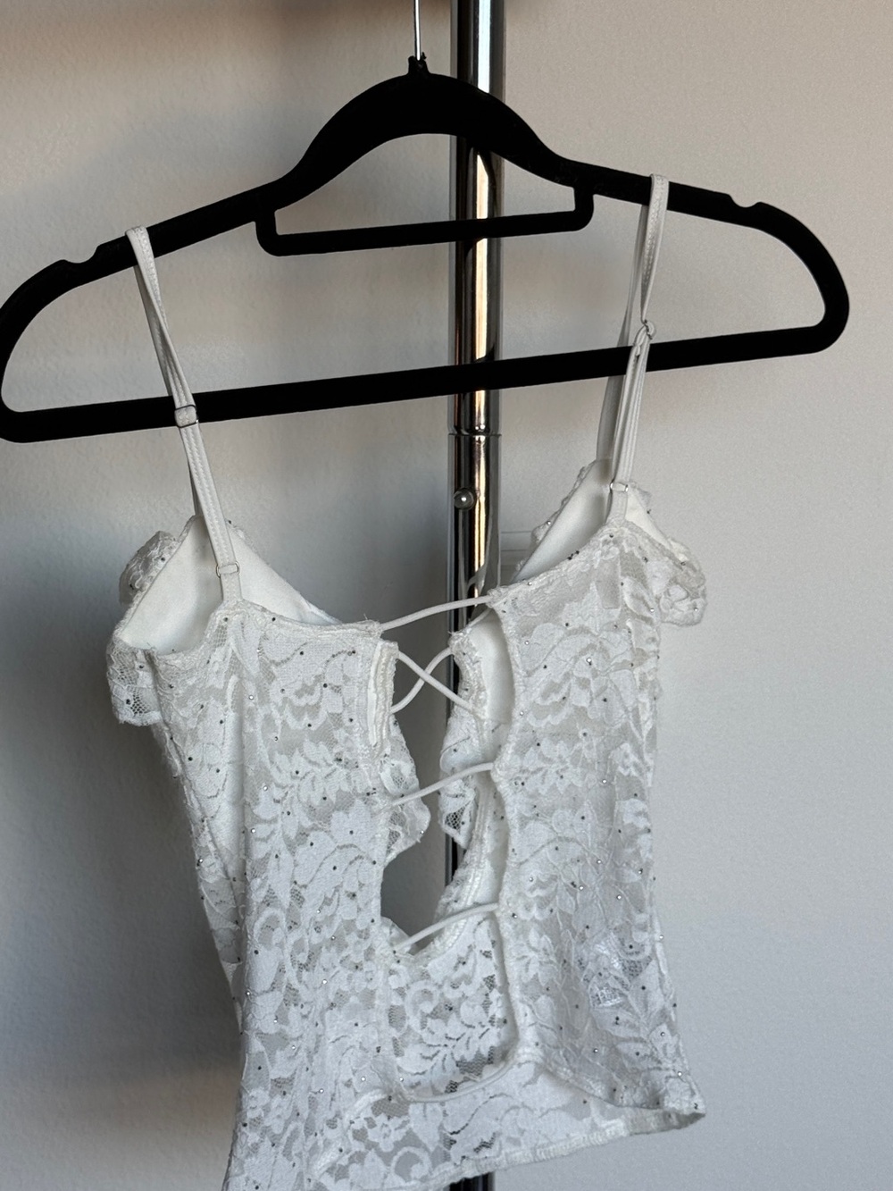 White Lace Ruffle Front Cami Top - Picture 2 of 5